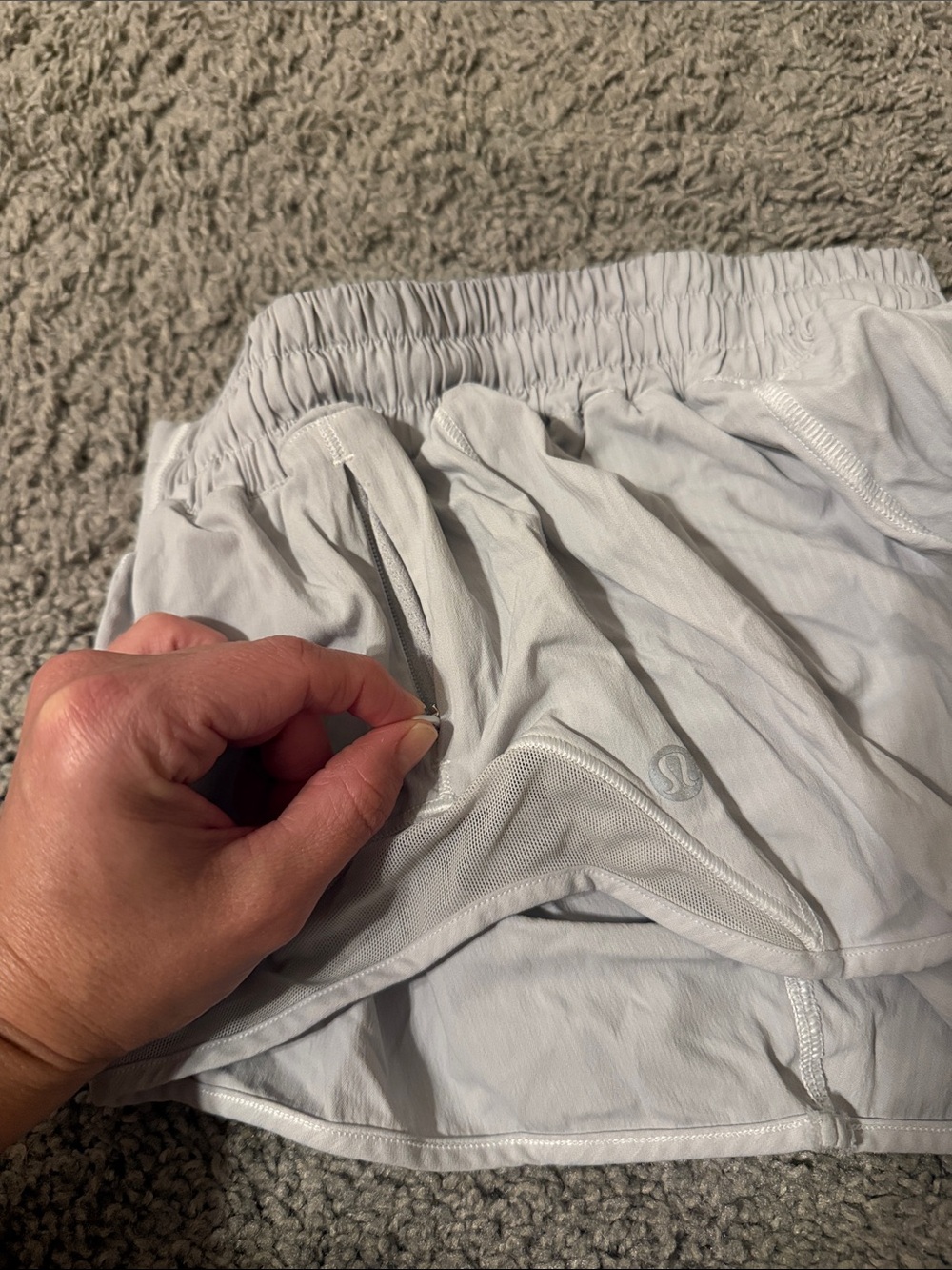 Lululemon Light Gray Women’s Shorts - Picture 4 of 6